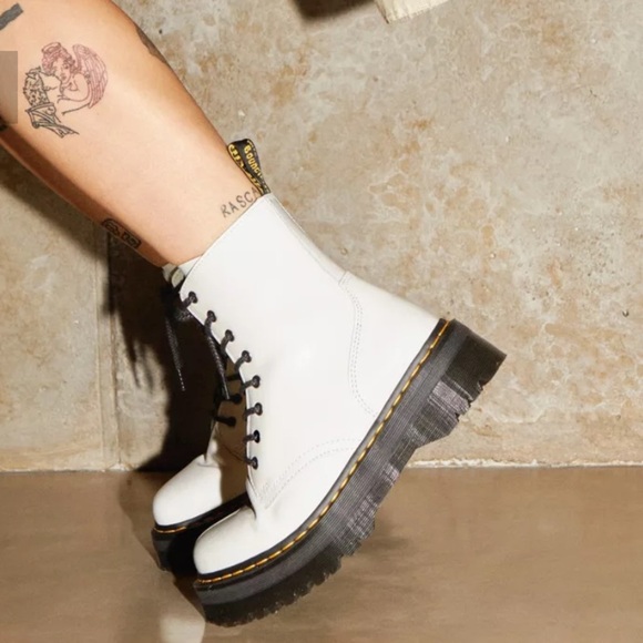 Dr. Martens Jadon Smooth White Leather Platform Boots Size 6 - Picture 3 of 16